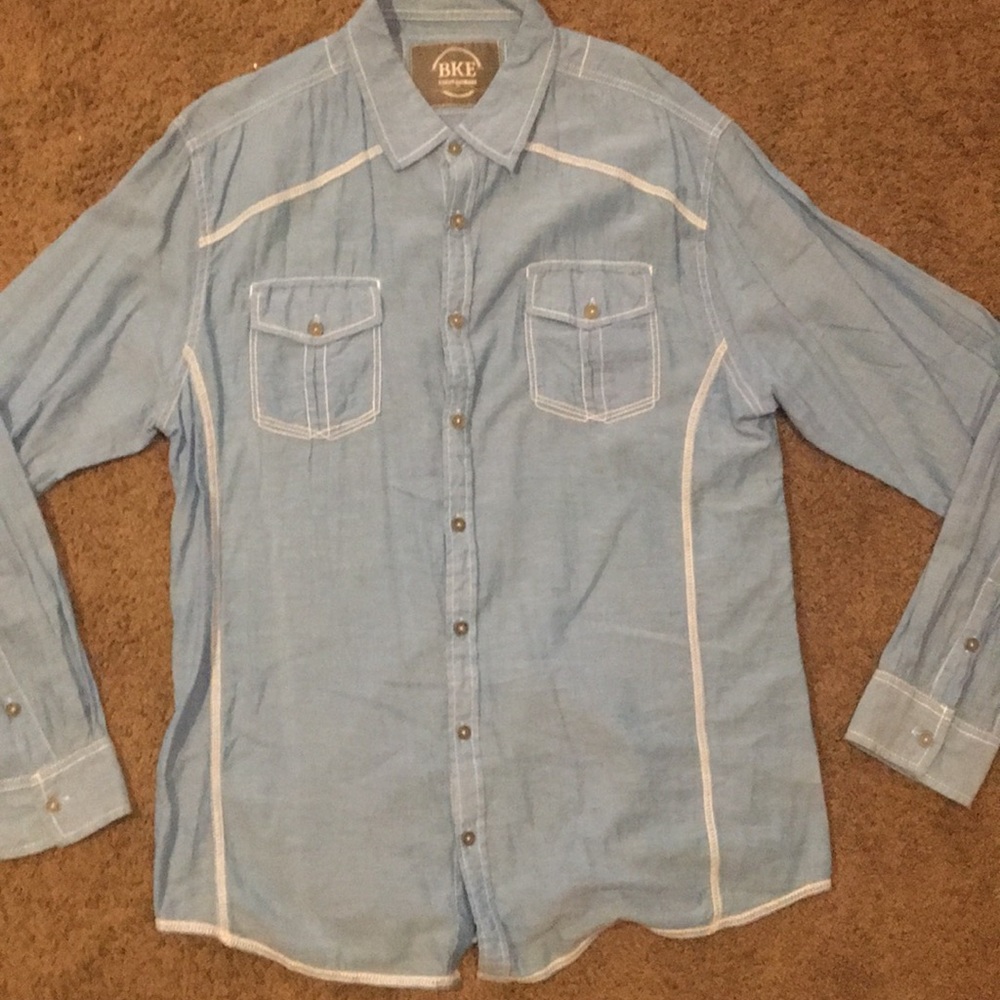 Men’s light blue button down